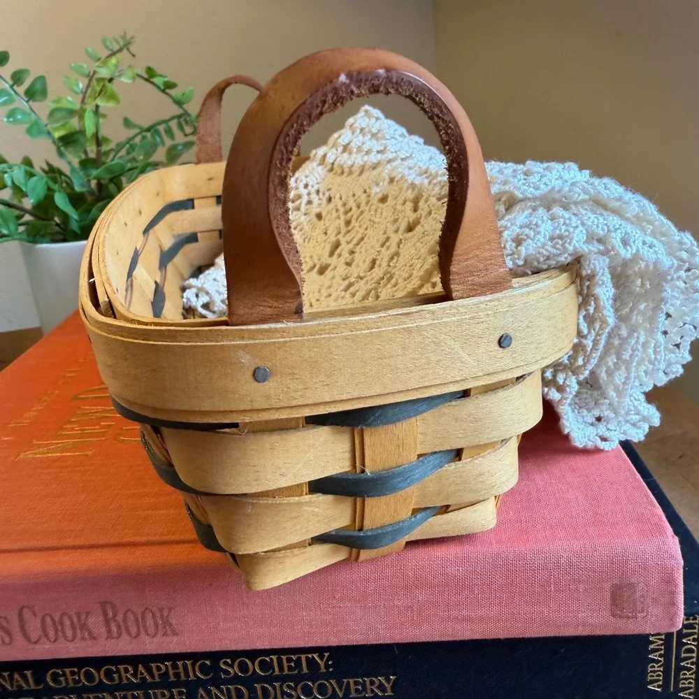 1998 Longaberger Small Market Basket Leather Handles Signed Handwoven USA